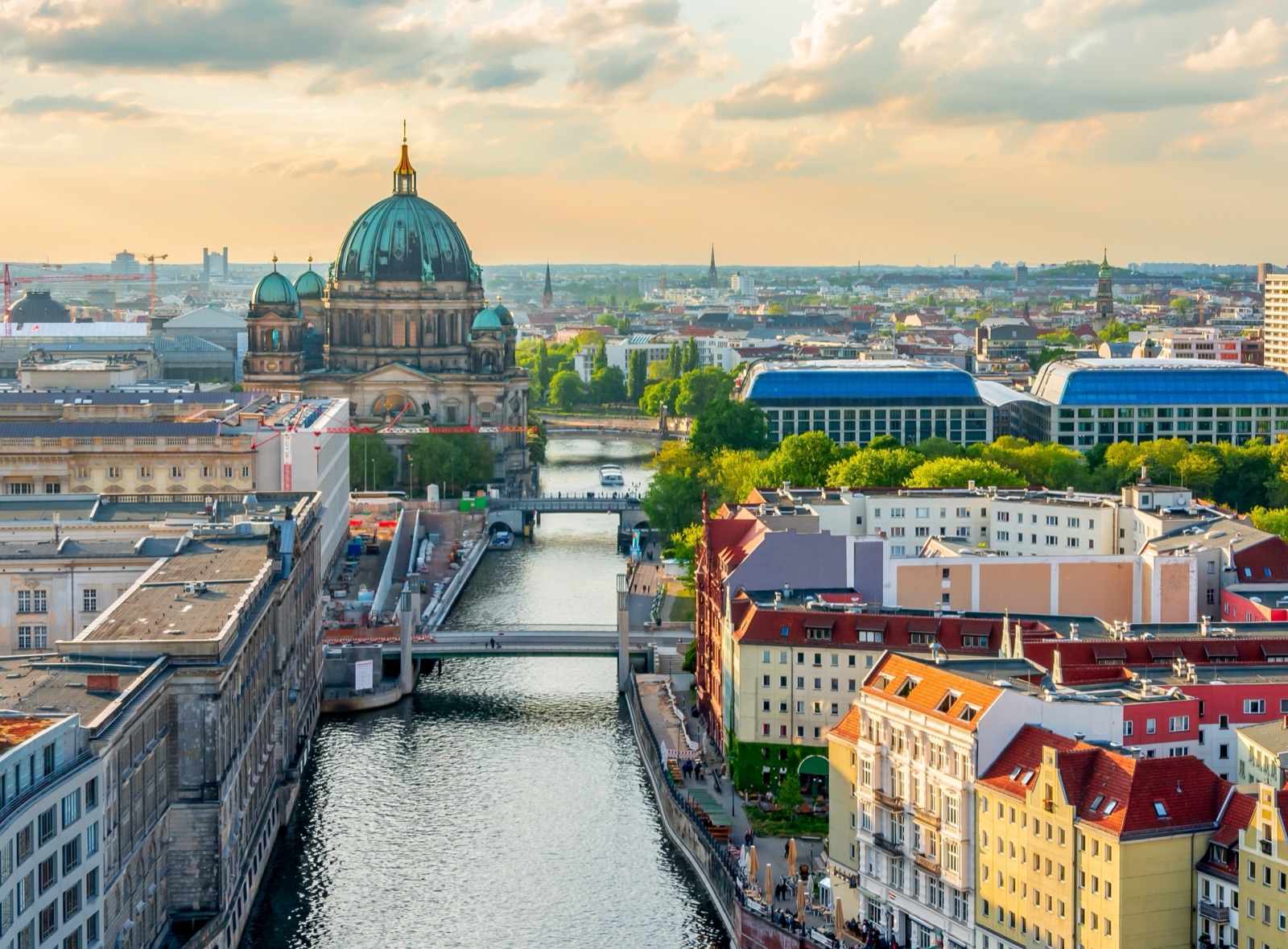 Blick über die Spree auf den Berliner Dom